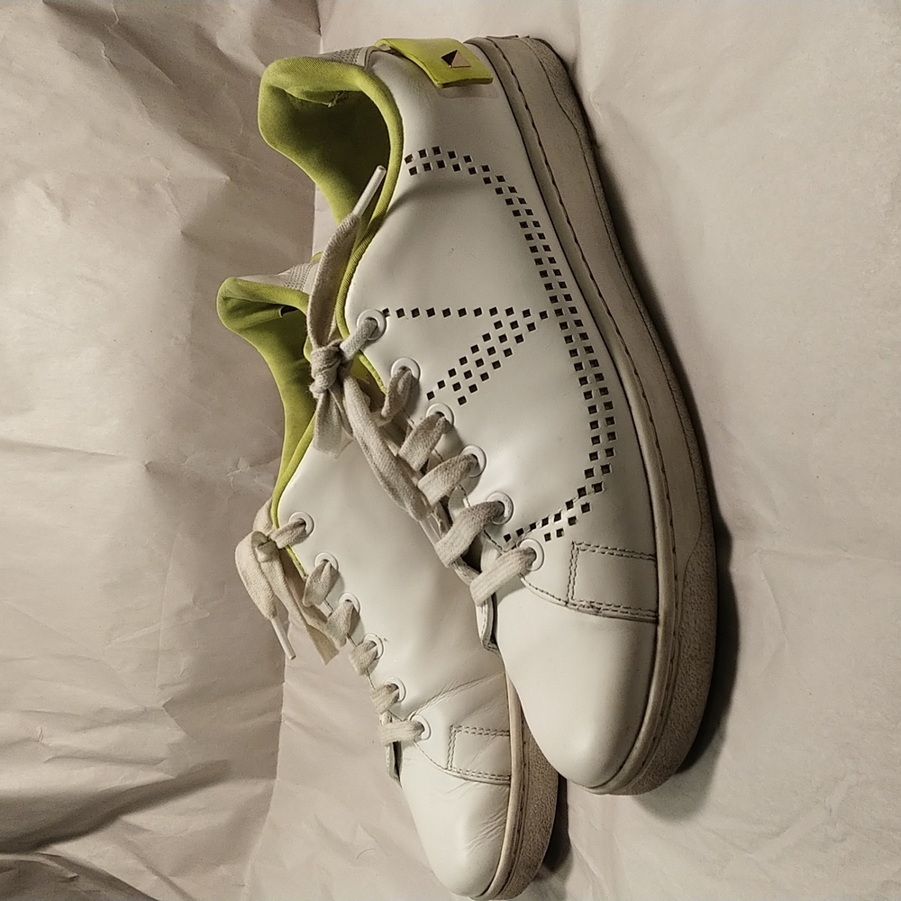 VALENTINO WHITE AND GREEN VALENTINO GARAVANI VLOGO BACKNET SNEAKERS